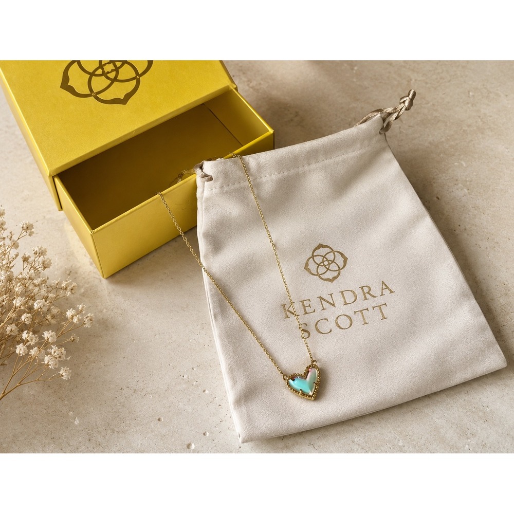 Kendra Scott Iridescent Heart Necklace - NWOT - Full Inclusion